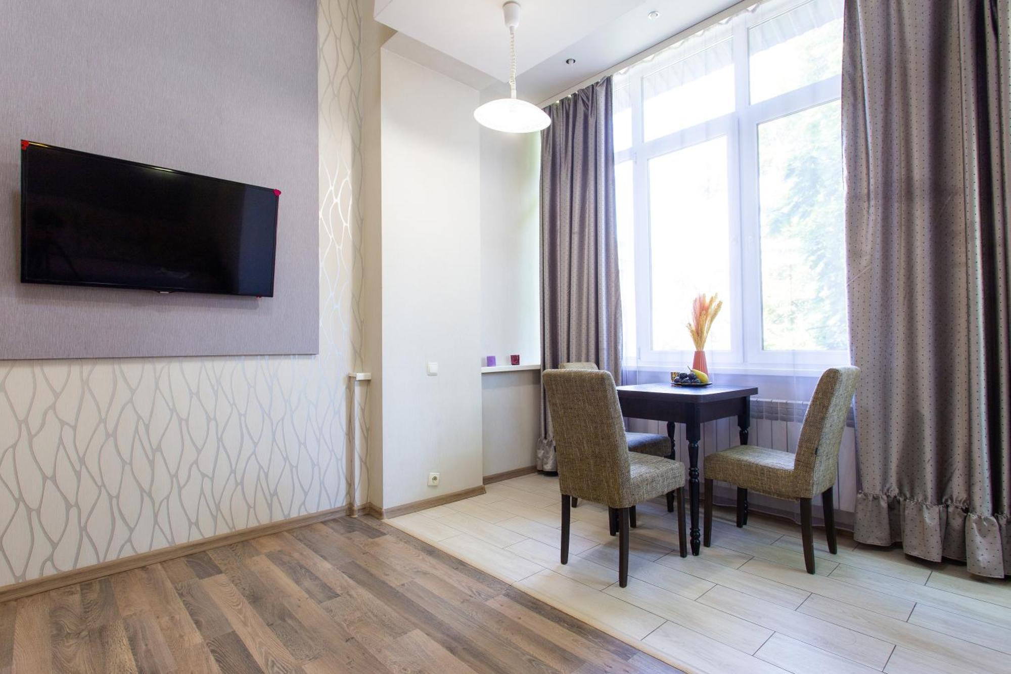 Royal Apartment On Pushkinskaya ハルキウ エクステリア 写真